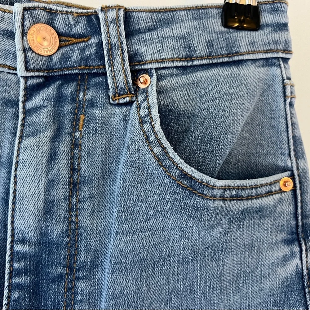 Bershka High Rise Blue Jeans with Classic Denim Style - Picture 1 of 5